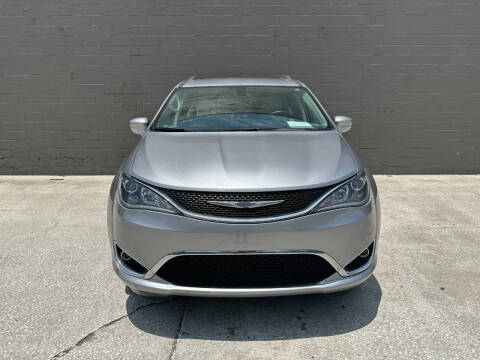 2017 Chrysler Pacifica Touring-L