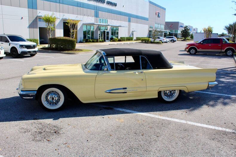 1959 Ford Thunderbird