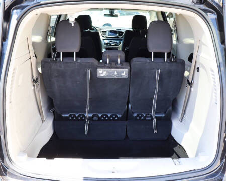 2021 Chrysler Voyager LX