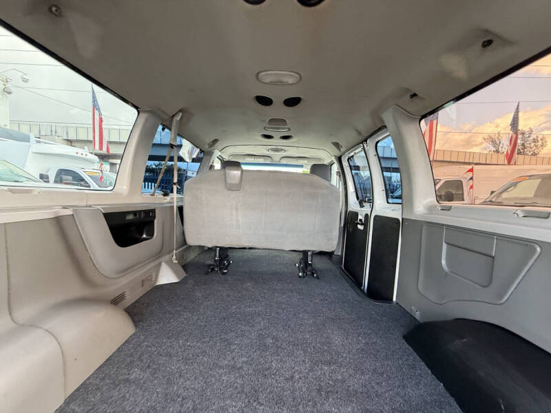 2012 Ford E-350