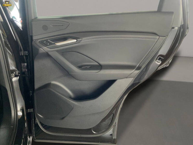 2025 Audi Q6 e-tron Premium