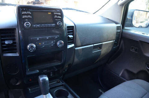 2014 Nissan Titan SV