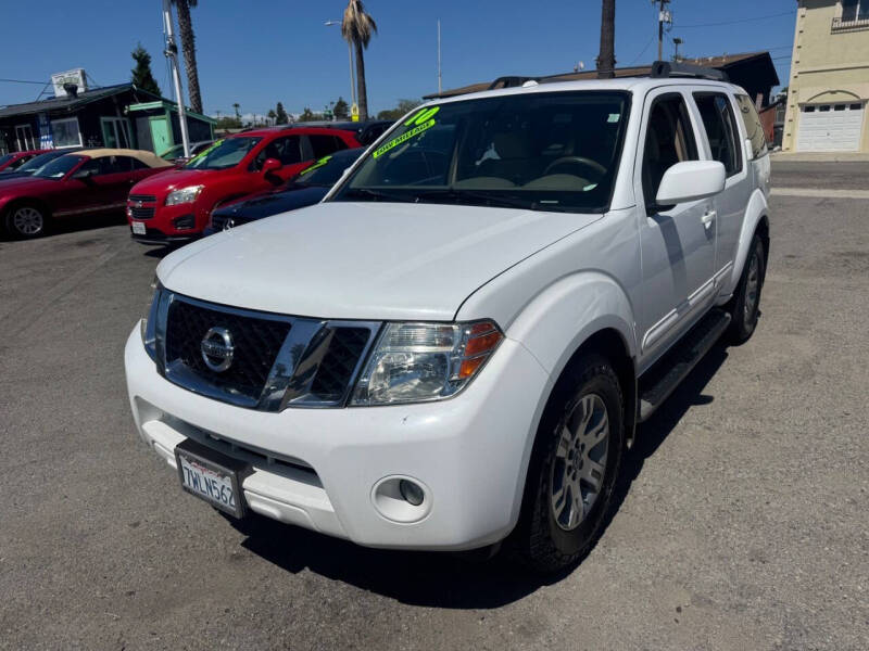 2010 Nissan Pathfinder SE