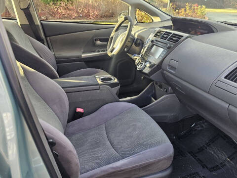 2013 Toyota Prius v Two