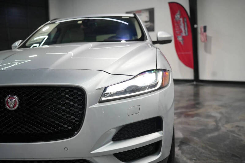 2017 Jaguar F-PACE 35t Prestige