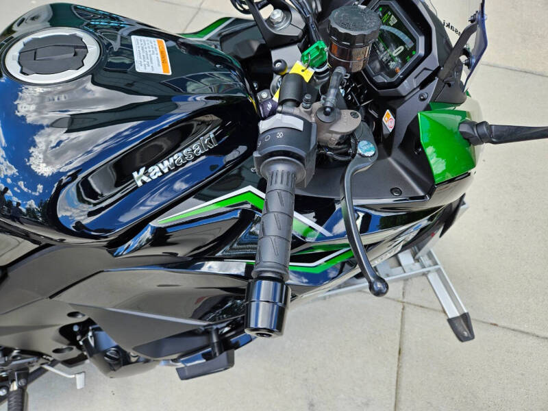 2023 Kawasaki Ninja 1000SX