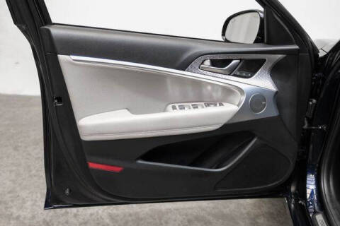 2023 Genesis G70