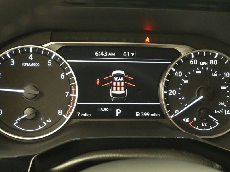 2025 Nissan Pathfinder SV