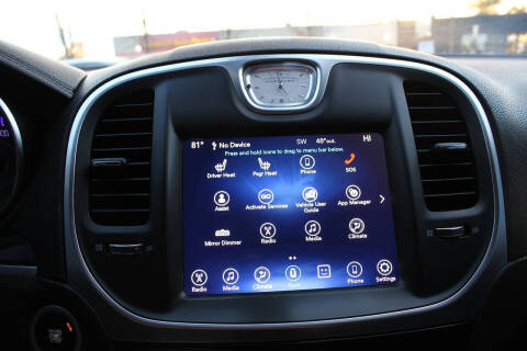 2017 Chrysler 300 Limited