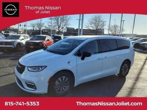 2024 Chrysler Pacifica Plug-In Hybrid Select