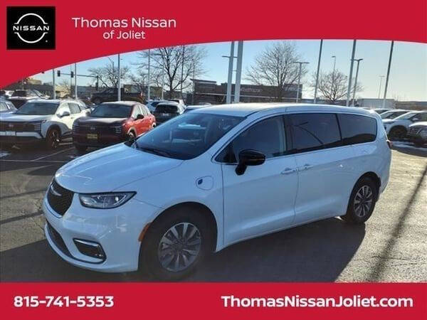 2024 Chrysler Pacifica Plug-In Hybrid Select