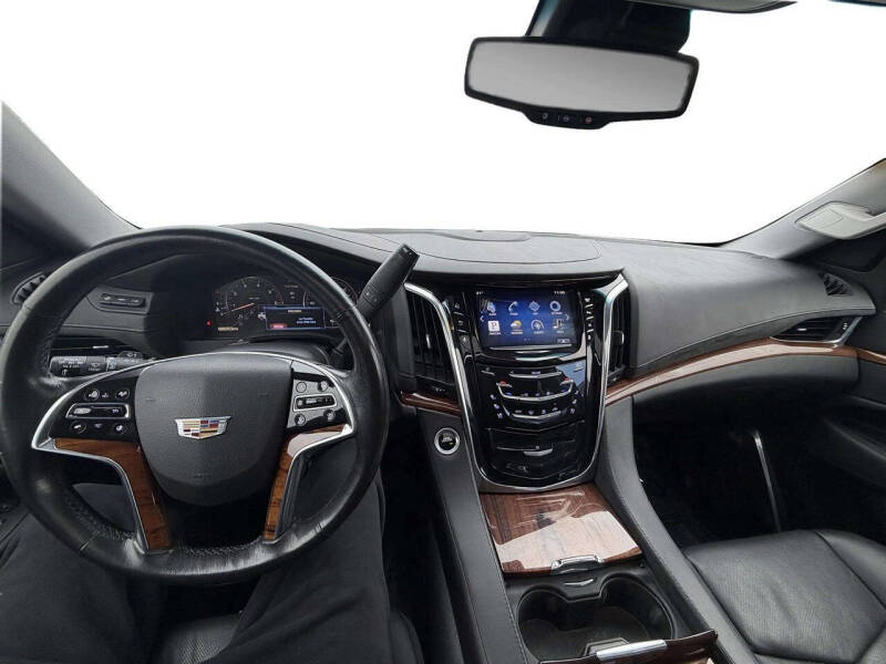 2015 Cadillac Escalade Luxury