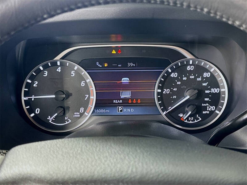 2024 Nissan Titan SV