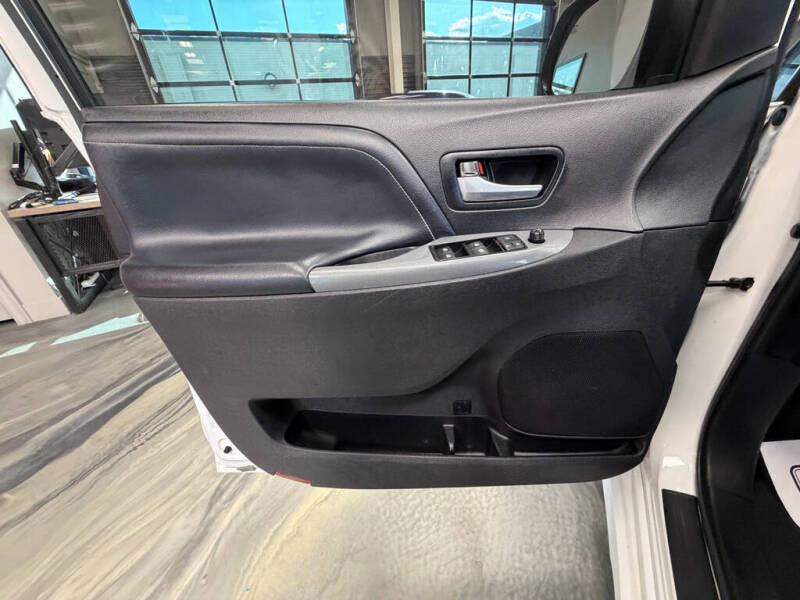 2017 Toyota Sienna