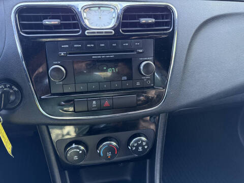 2013 Chrysler 200 LX