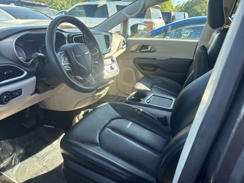 2023 Chrysler Pacifica Touring L