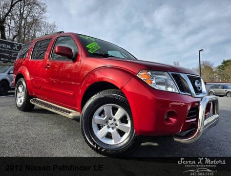 2012 Nissan Pathfinder LE