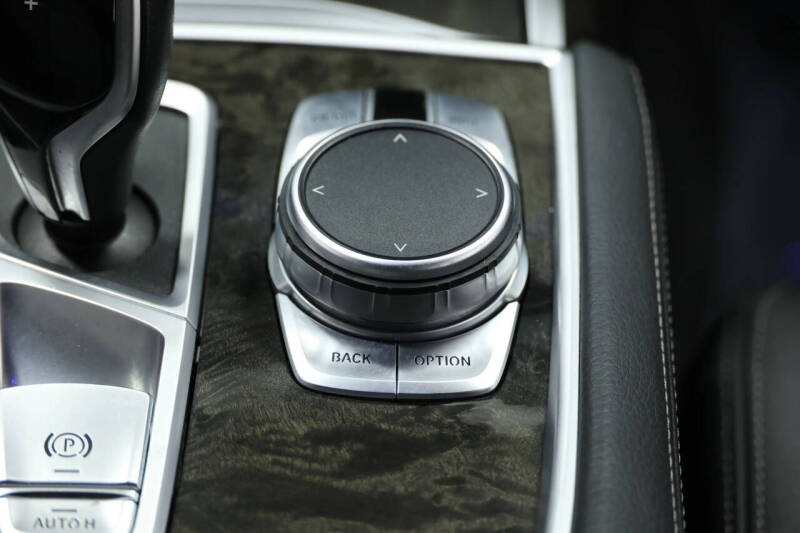 2021 BMW 7 Series 740i