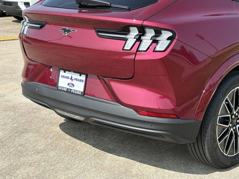 2025 Ford Mustang Mach-E Premium