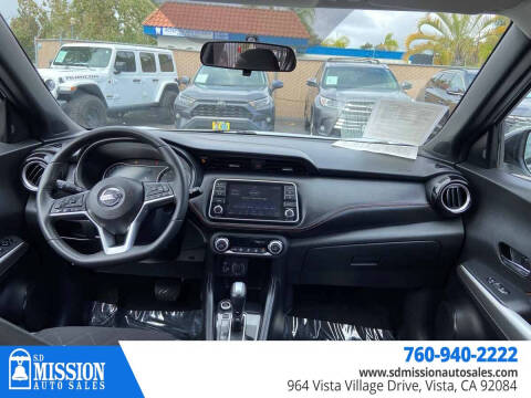 2019 Nissan Kicks SR