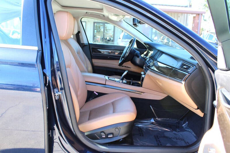 2012 BMW 7 Series 740i