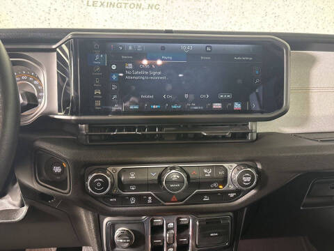 2025 Jeep Gladiator NightHawk