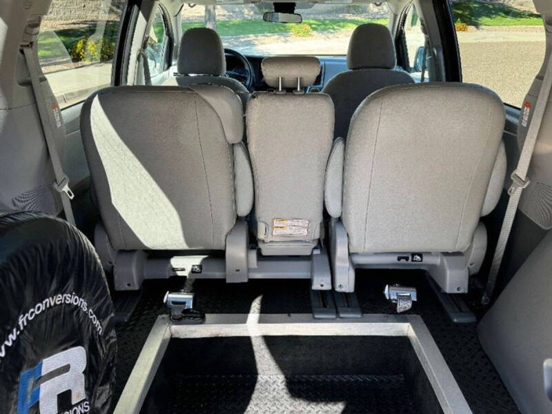 2020 Toyota Sienna L 7-Passenger