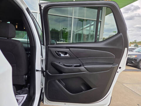 2022 Chevrolet Traverse LT Cloth