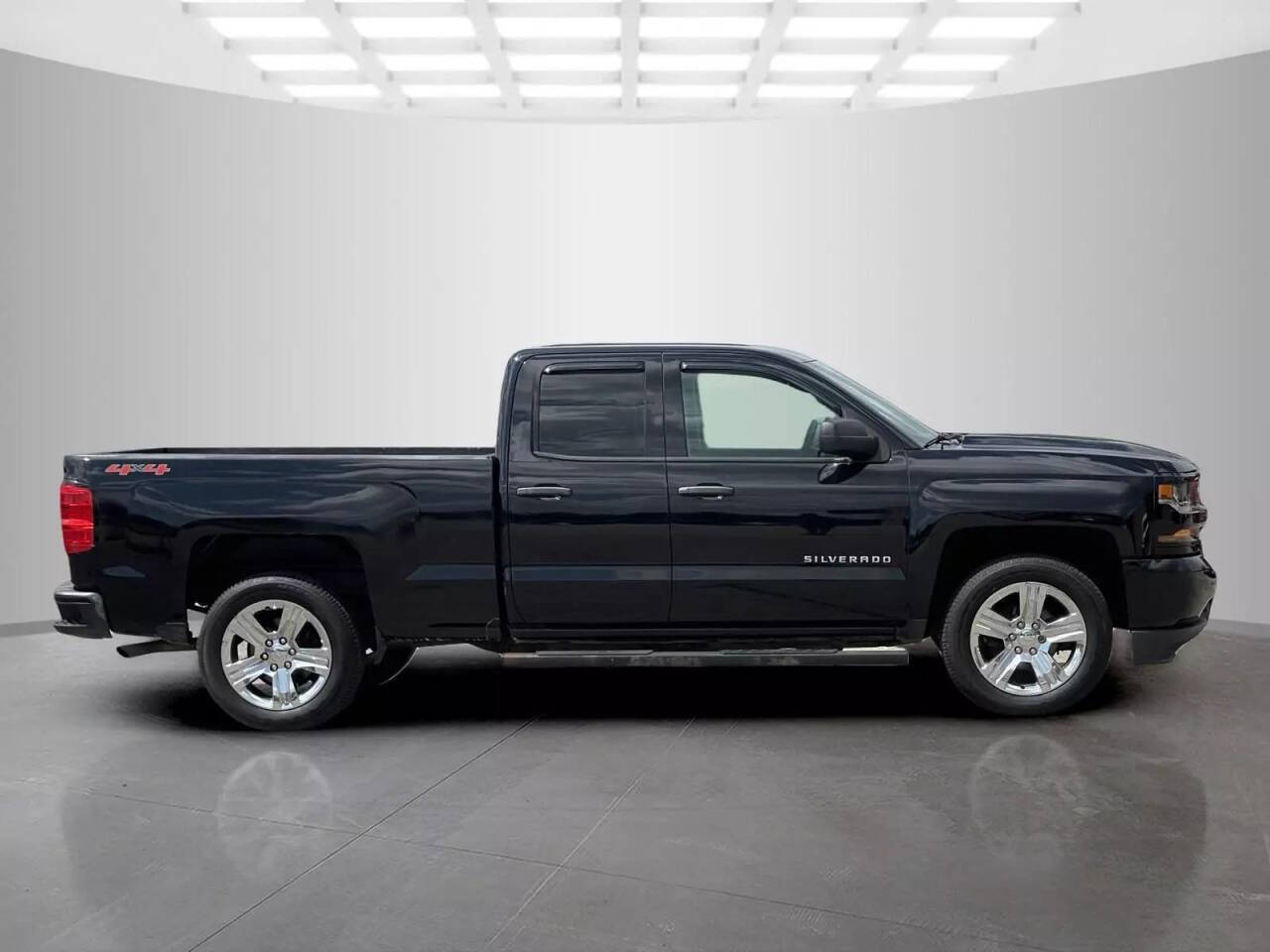 2017 Chevrolet Silverado 1500 for sale at Used Cars Toledo in Oregon, OH