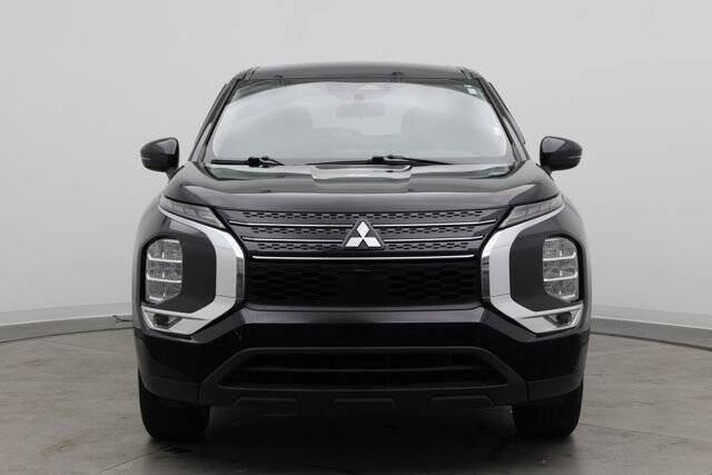 2024 Mitsubishi Outlander ES