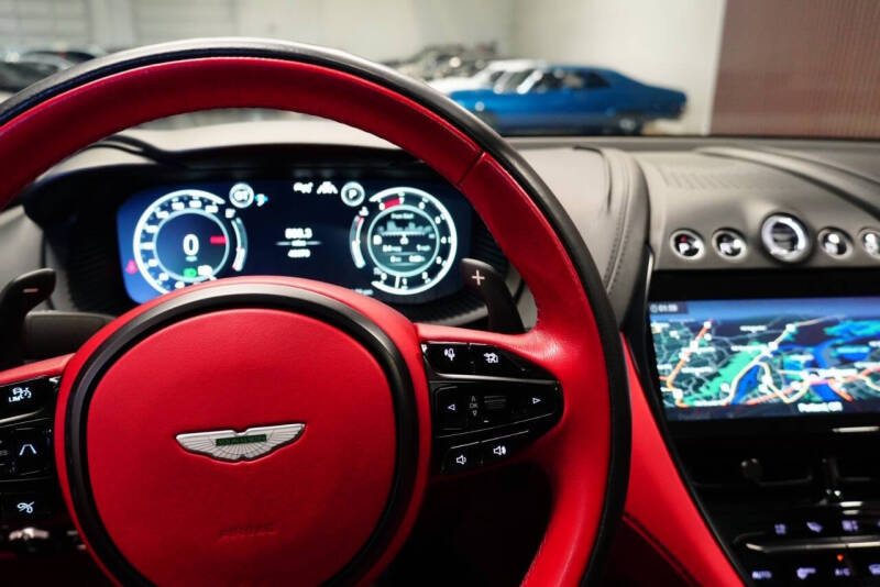 2021 Aston Martin DBX