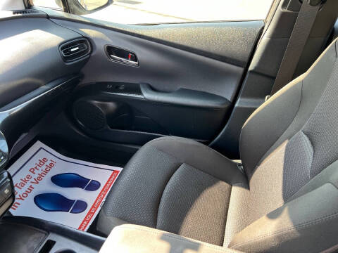 2022 Toyota Prius LE