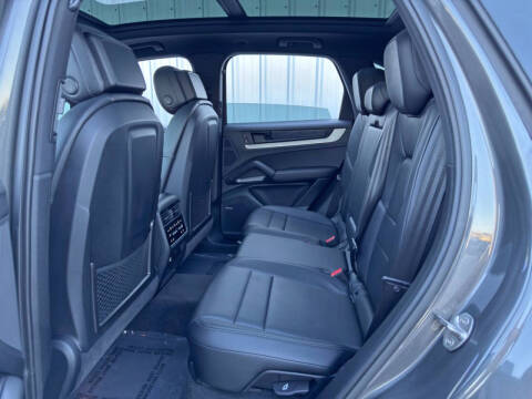 2024 Porsche Cayenne S