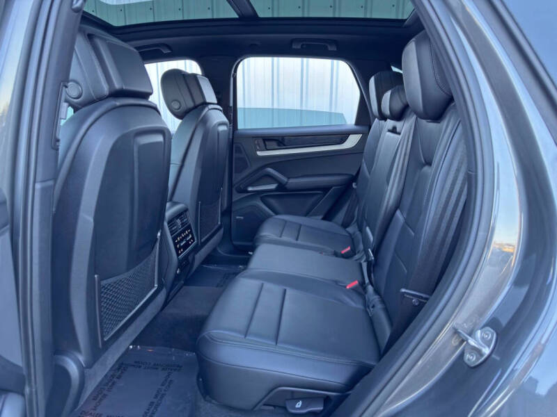 2024 Porsche Cayenne S