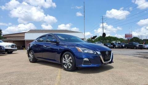 2019 Nissan Altima for sale at International Auto Sales in Garland TX