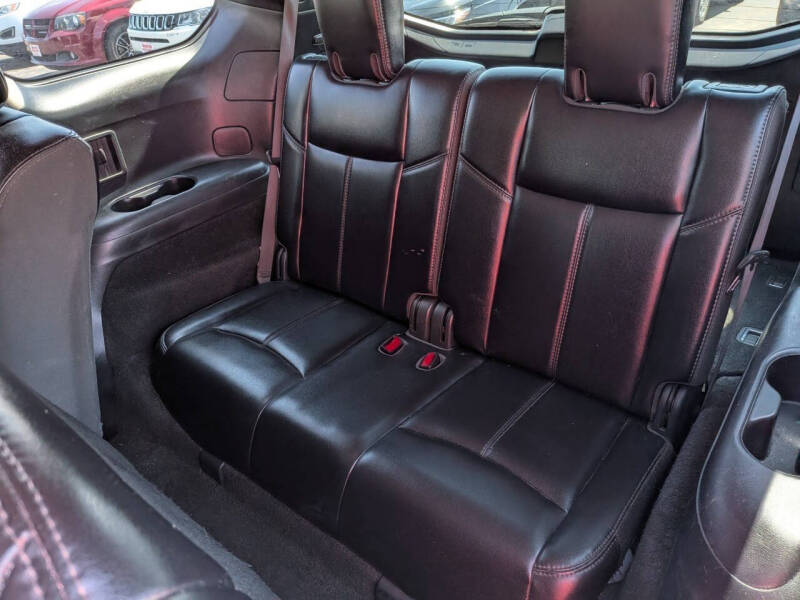 2020 Nissan Pathfinder SL