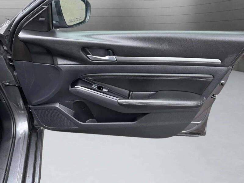 2021 Nissan Altima 2.5 SV