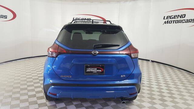2023 Nissan Kicks SR