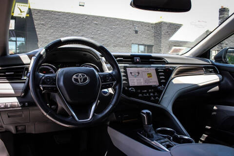 2020 Toyota Camry Hybrid XLE