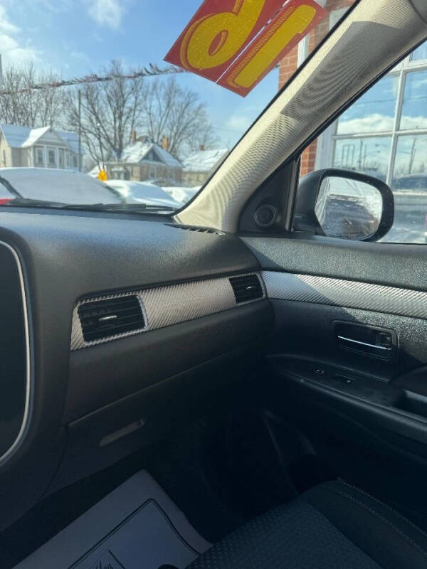 2016 Mitsubishi Outlander SE