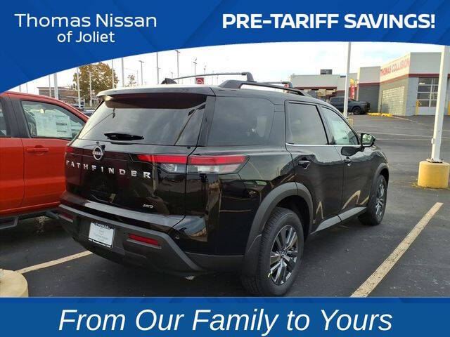 2025 Nissan Pathfinder SV