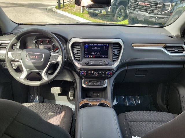 2023 GMC Acadia SLE