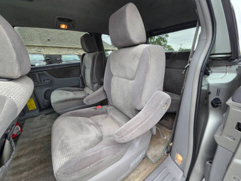 2009 Toyota Sienna CE 8-Passenger