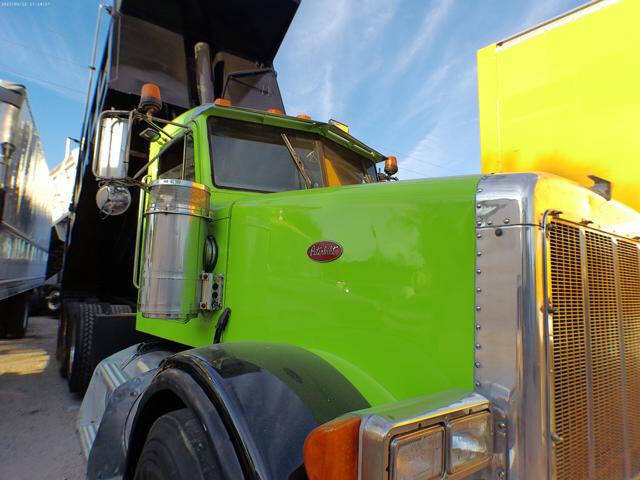 2004 Peterbilt 357