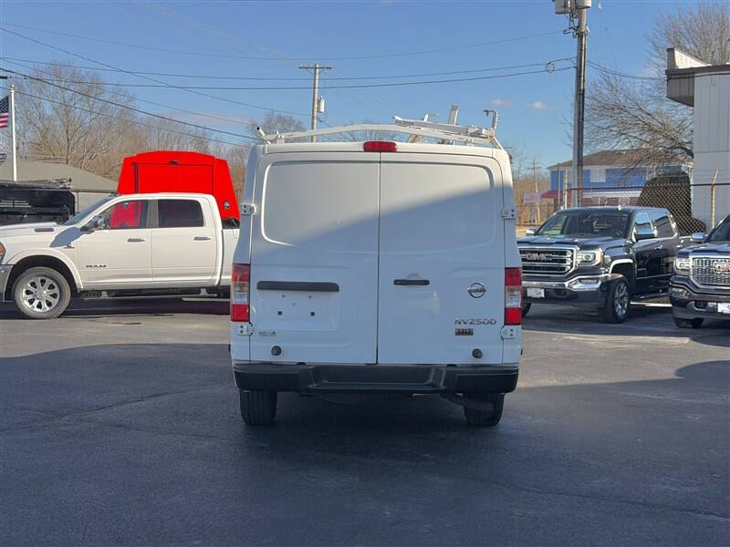 2016 Nissan NV