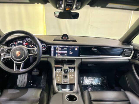 2018 Porsche Panamera 4