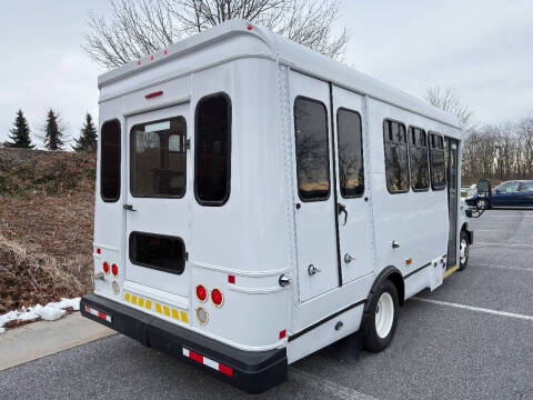 2018 Ford 12 pass- Shuttle Bus