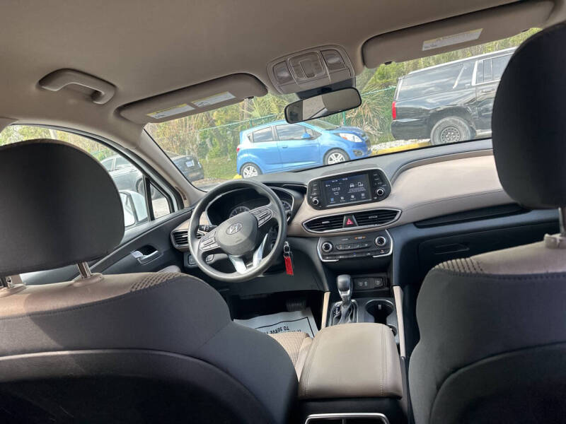 2020 Hyundai Santa Fe SE