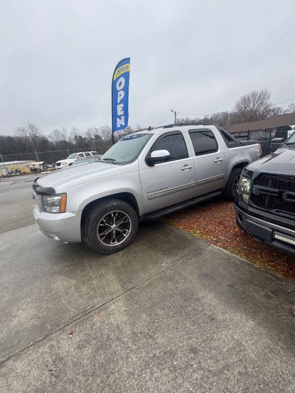 2011 Chevrolet Avalanche LT
