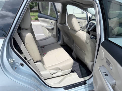 2012 Toyota Prius v Five